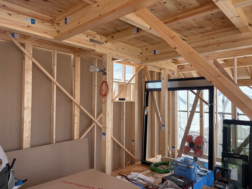 サッシ取り付け