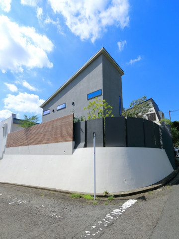 【NEW】角地を活かした開放感とプライバシーのある暮らし